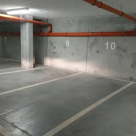 Kawalerka Z Miejscem Parkingowym W Hali Garazowej Apartamento