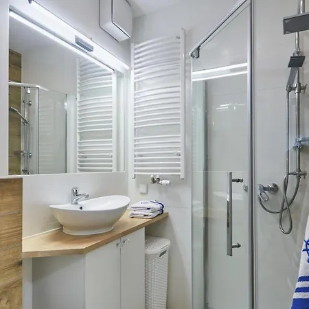 Kawalerka Z Miejscem Parkingowym W Hali Garazowej Appartement